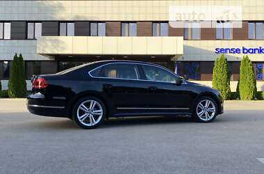 Седан Volkswagen Passat 2013 в Днепре