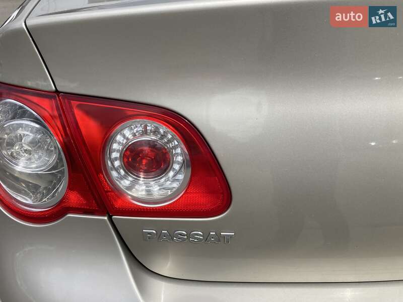 Седан Volkswagen Passat 2008 в Києві