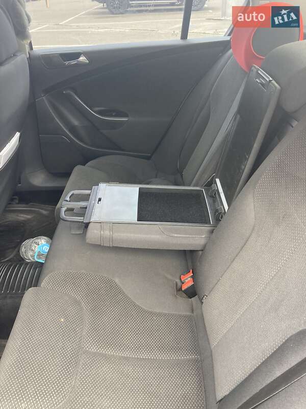 Седан Volkswagen Passat 2008 в Києві