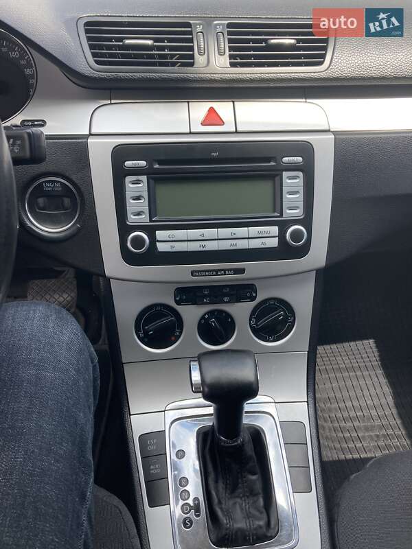 Седан Volkswagen Passat 2008 в Києві