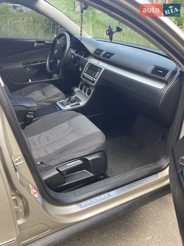 Седан Volkswagen Passat 2008 в Києві