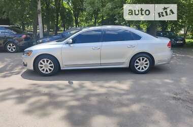 Седан Volkswagen Passat 2013 в Харкові