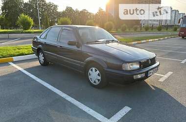 Седан Volkswagen Passat 1989 в Буче