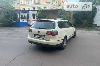 Універсал Volkswagen Passat 2010 в Києві