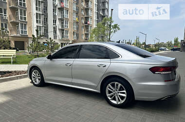 Седан Volkswagen Passat 2020 в Днепре