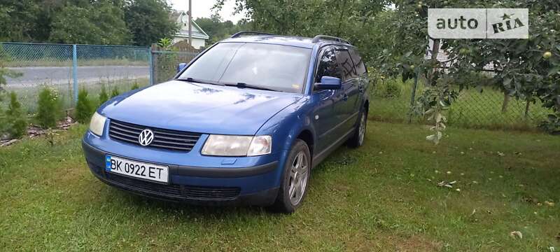 Універсал Volkswagen Passat 2000 в Шацьку