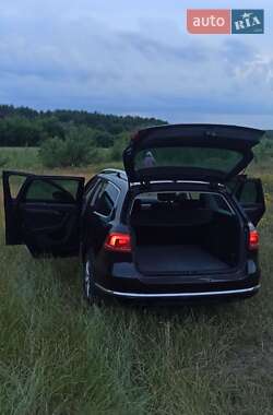 Универсал Volkswagen Passat 2011 в Коростышеве