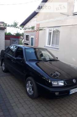 Седан Volkswagen Passat 1994 в Тернополе