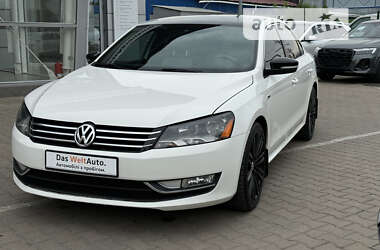 Седан Volkswagen Passat 2014 в Чернівцях