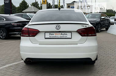 Седан Volkswagen Passat 2014 в Чернівцях