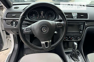 Седан Volkswagen Passat 2014 в Чернівцях