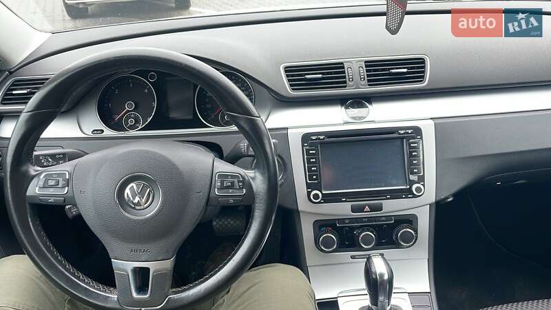 Универсал Volkswagen Passat 2012 в Луцке