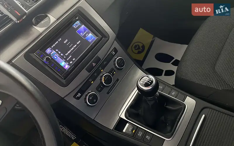 Універсал Volkswagen Passat 2012 в 