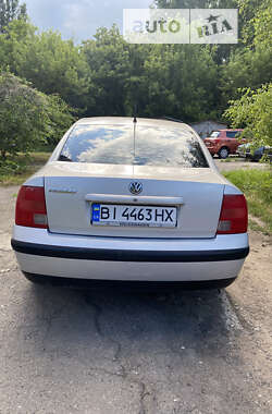 Седан Volkswagen Passat 1998 в Полтаве