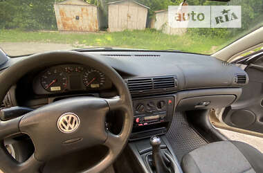 Седан Volkswagen Passat 1998 в Полтаве