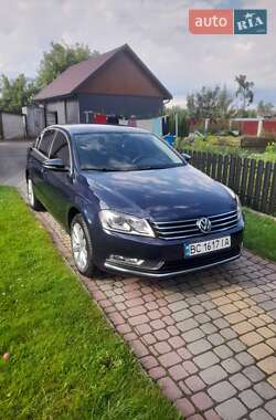 Седан Volkswagen Passat 2011 в Городку