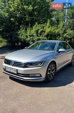 Седан Volkswagen Passat 2018 в Житомирі