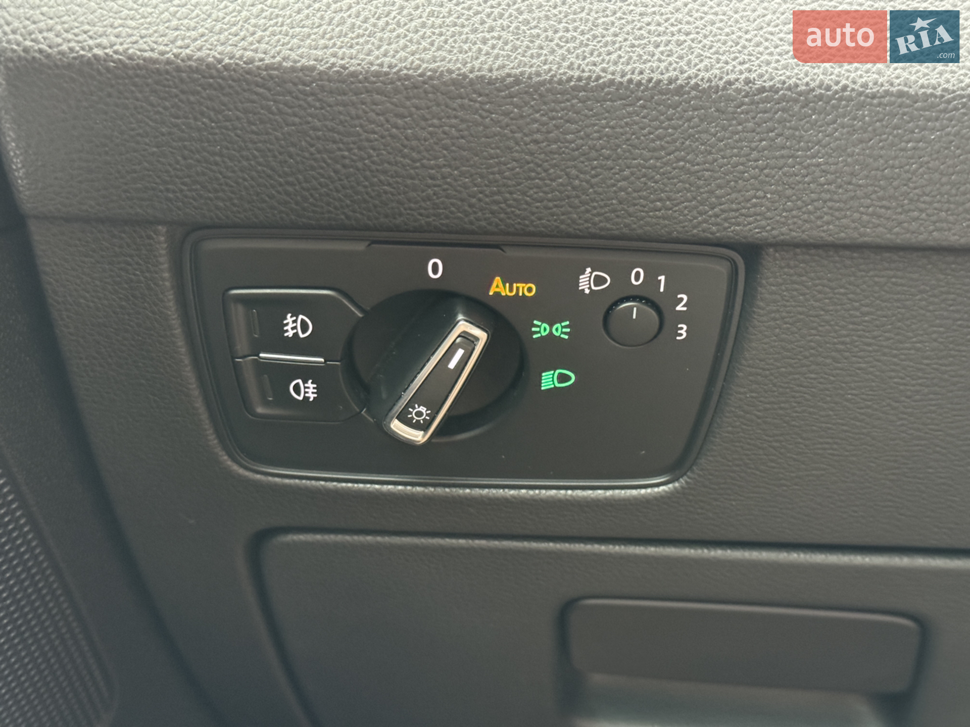 2015 Volkswagen Passat - мініатюра 35