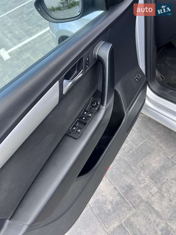 Универсал Volkswagen Passat 2012 в Луцке