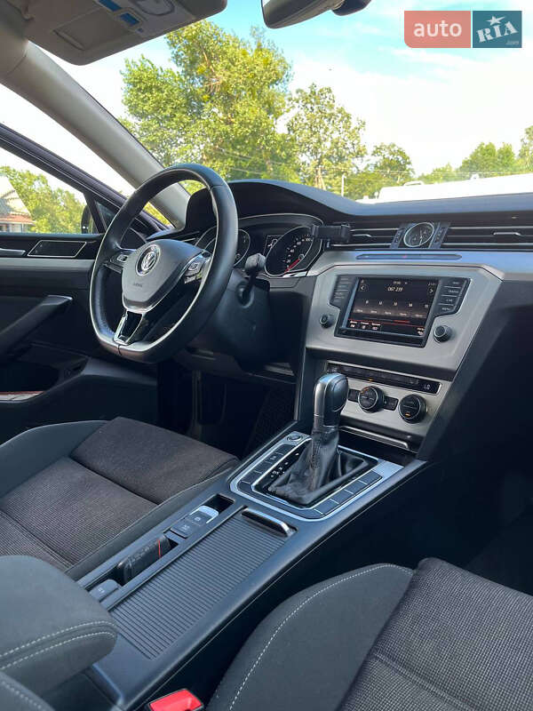 Универсал Volkswagen Passat 2015 в Овруче