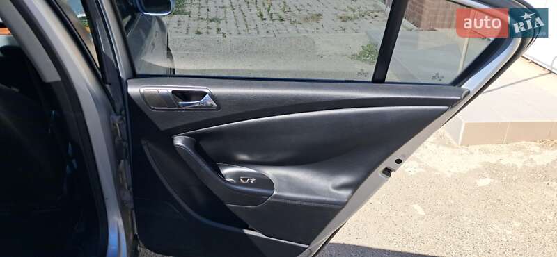 Седан Volkswagen Passat 2006 в Одессе