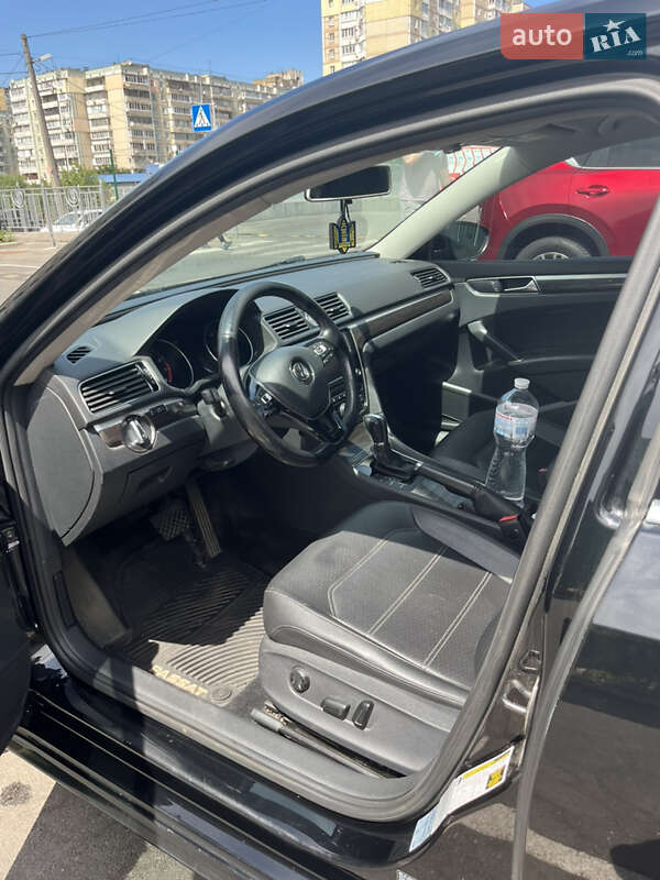 Седан Volkswagen Passat 2016 в Києві