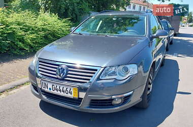 Универсал Volkswagen Passat 2009 в Киеве