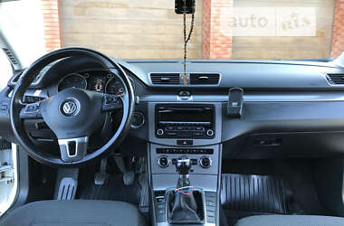 Универсал Volkswagen Passat 2011 в Мостиске