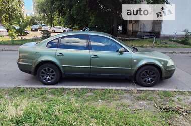 Седан Volkswagen Passat 2003 в Киеве