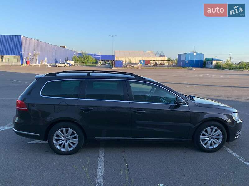 Универсал Volkswagen Passat 2011 в Ровно