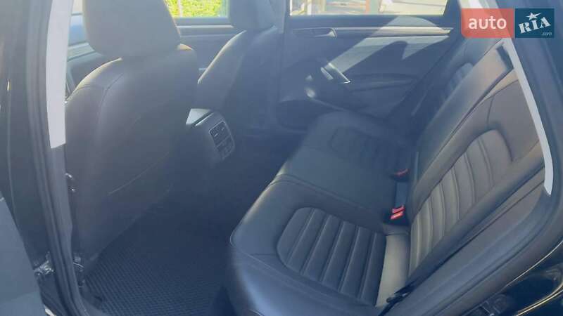 Седан Volkswagen Passat 2015 в Києві