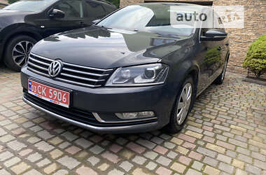 Седан Volkswagen Passat 2014 в Чернівцях