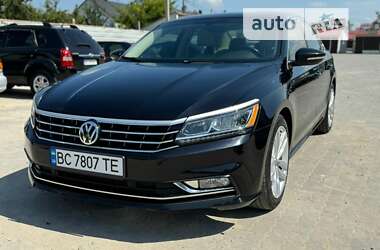 Седан Volkswagen Passat 2017 в Золочеві