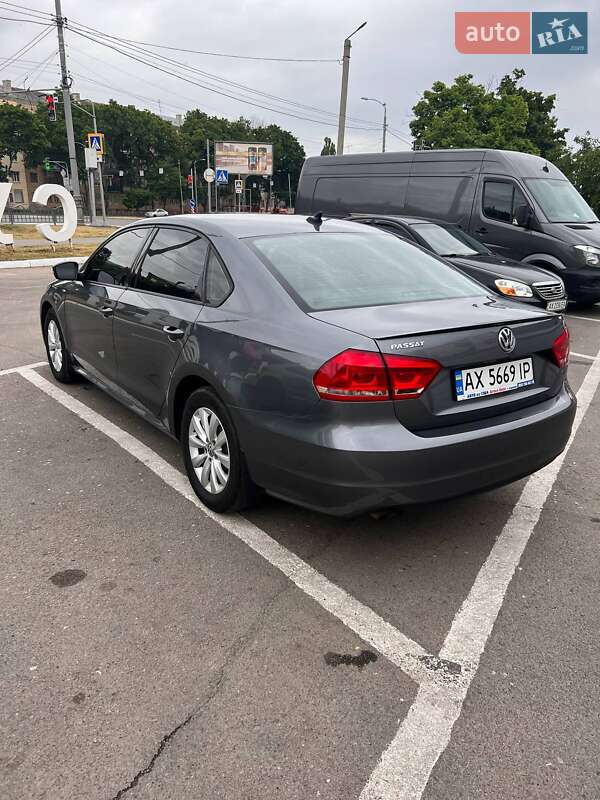 Седан Volkswagen Passat 2013 в Харькове