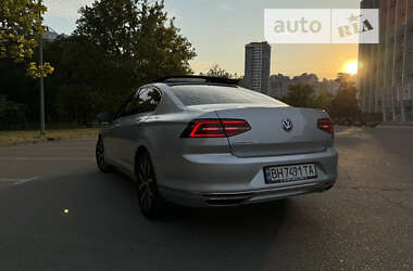 Седан Volkswagen Passat 2017 в 