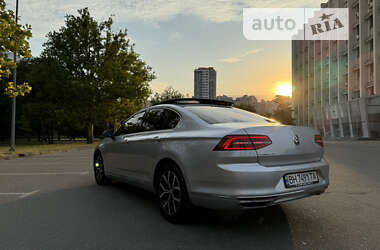 Седан Volkswagen Passat 2017 в 