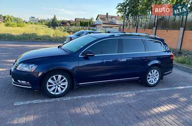 Універсал Volkswagen Passat 2012 в Дніпрі