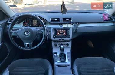 Універсал Volkswagen Passat 2012 в Дніпрі