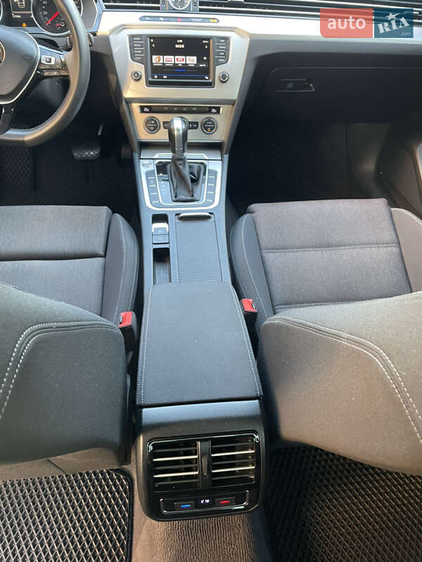 Седан Volkswagen Passat 2017 в Вінниці