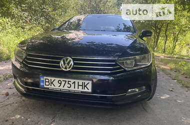 Універсал Volkswagen Passat 2015 в Рівному