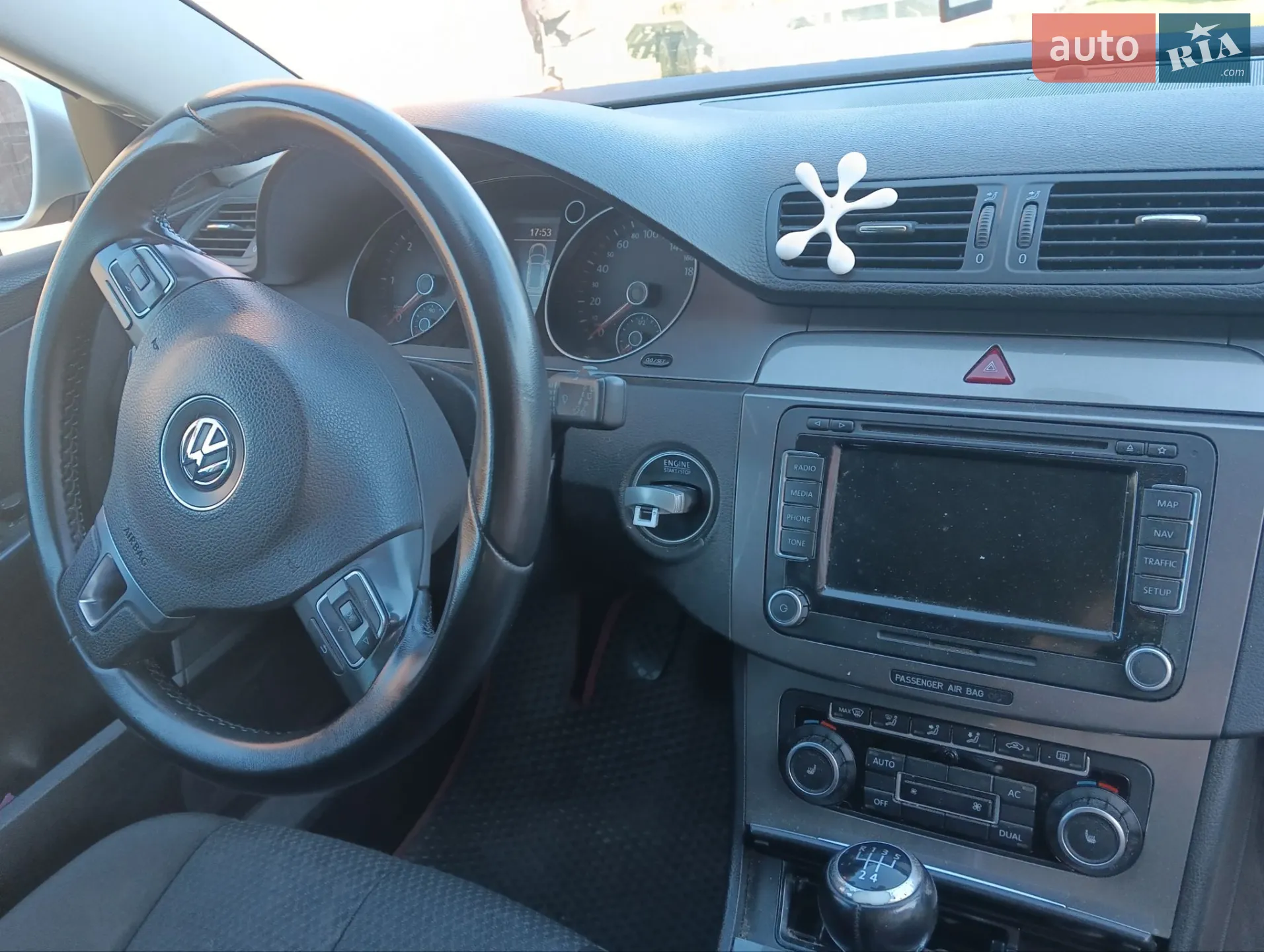 2010 Volkswagen Passat - мініатюра 5