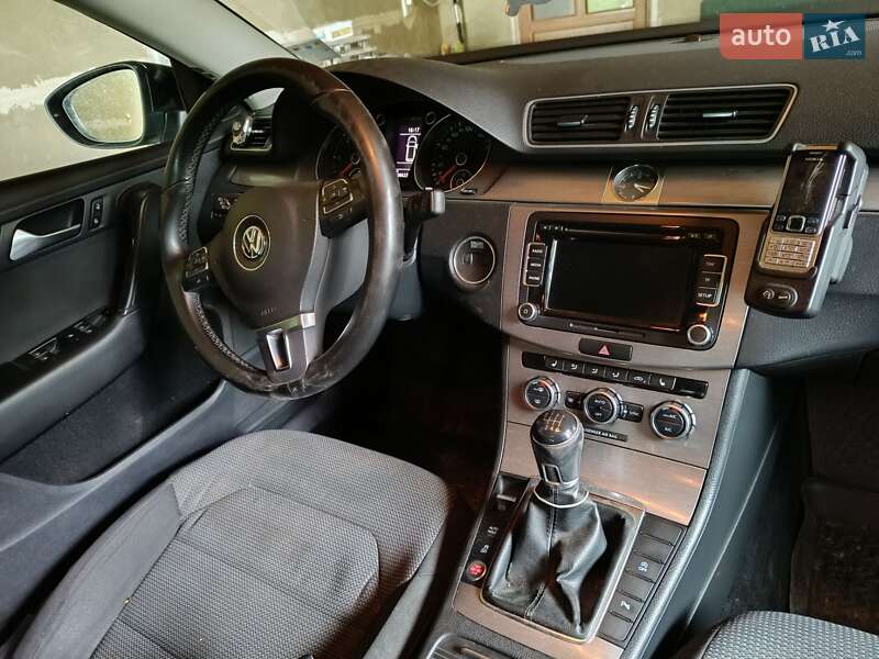 Универсал Volkswagen Passat 2012 в Черновцах