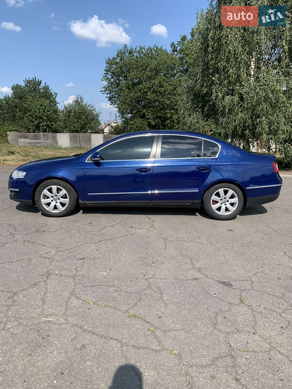 Седан Volkswagen Passat 2005 в Харкові
