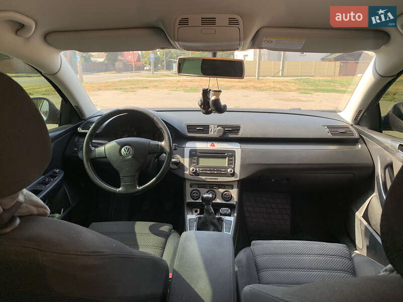 Седан Volkswagen Passat 2005 в Харкові