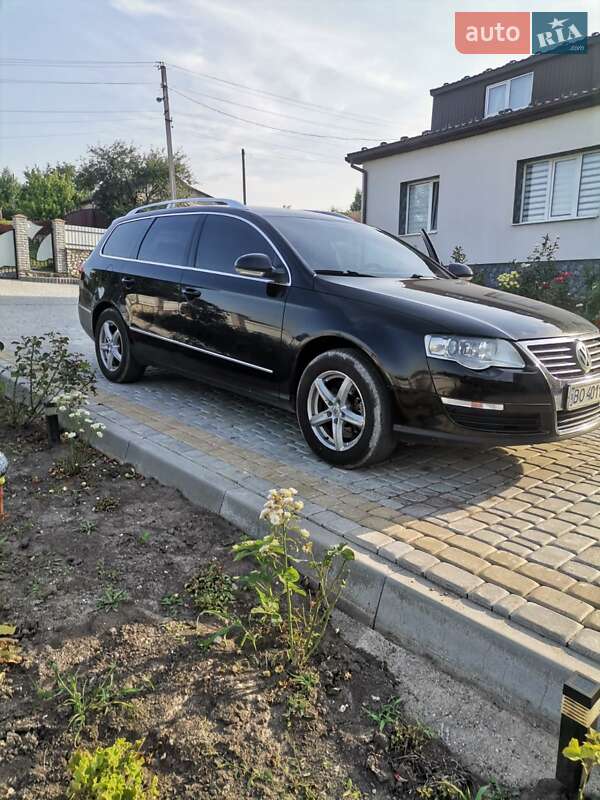 Универсал Volkswagen Passat 2010 в Тернополе