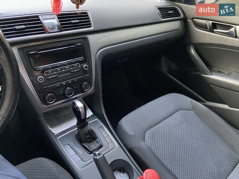 Седан Volkswagen Passat 2014 в Рівному