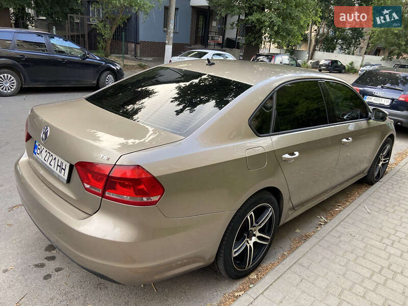 Седан Volkswagen Passat 2014 в Рівному