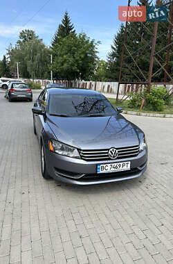 Седан Volkswagen Passat 2012 в Львове