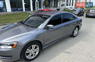 Седан Volkswagen Passat 2012 в Львове