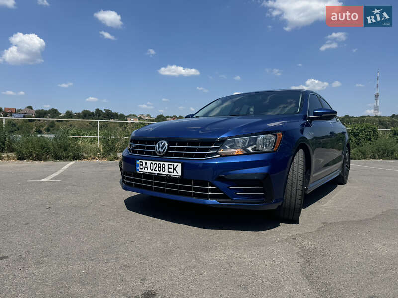 Седан Volkswagen Passat 2016 в Кропивницком